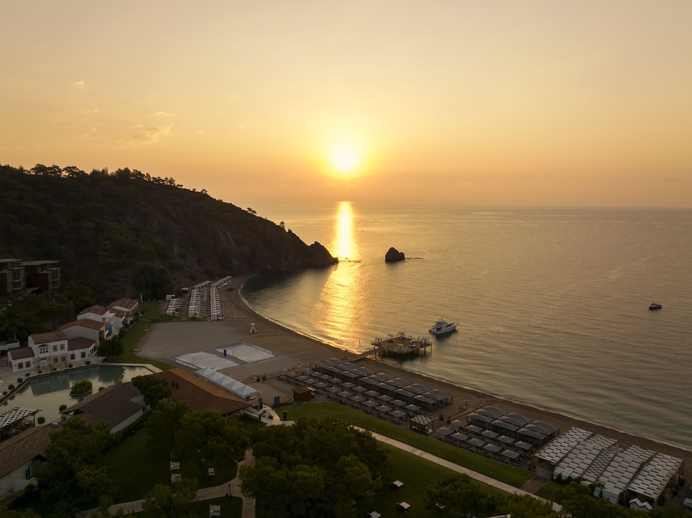 Rixos Premium Tekirova - The Land of Legends — Beach in Kemer
