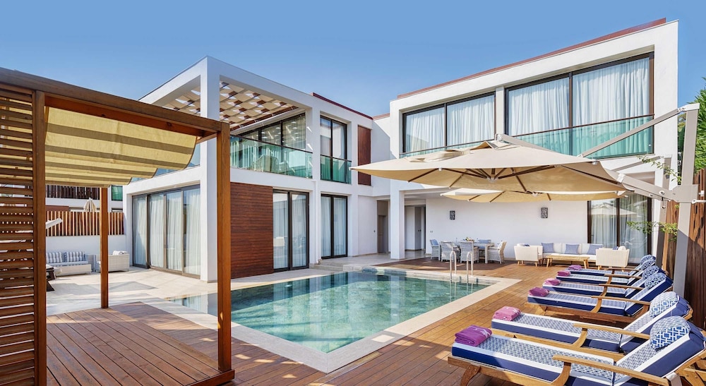 Rixos Premium Tekirova - The Land of Legends — Swimming pool in Kemer