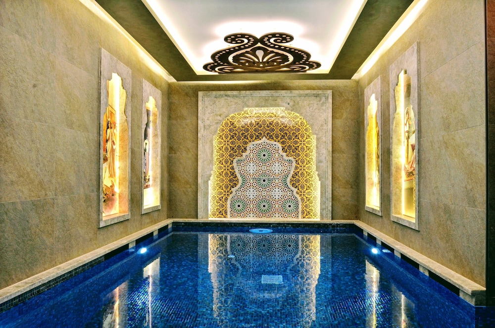 Romance Istanbul Hotel — Swimming pool in Istanbul, Istanbul