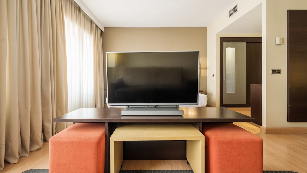 Hotel ILUNION Suites Madrid - zdjęcie 5