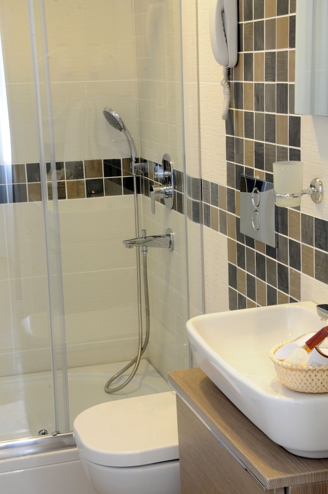 Sarnic Premier Hotel - Special Class — Hotel rooms in Istanbul, Istanbul