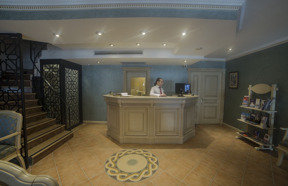 Sarnic Premier Hotel - Special Class — Hotel building in Istanbul, Istanbul