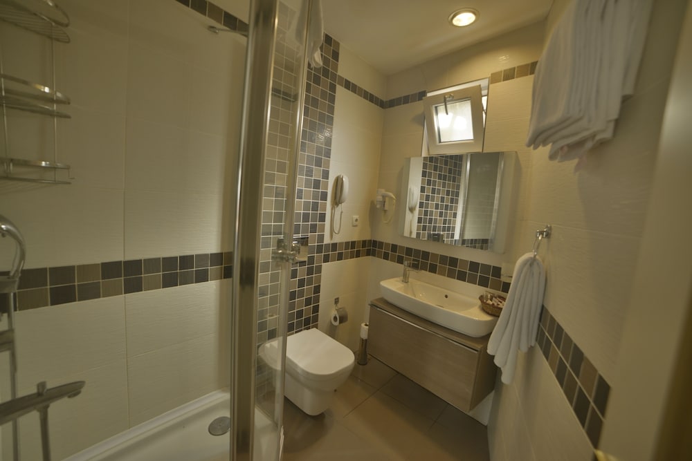 Sarnic Premier Hotel - Special Class — Hotel rooms in Istanbul, Istanbul