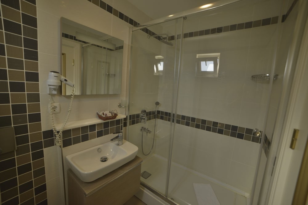 Sarnic Premier Hotel - Special Class — Hotel rooms in Istanbul, Istanbul