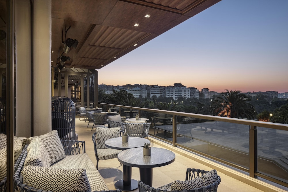 Hilton Istanbul Bosphorus — Restaurant & bars in Istanbul, Istanbul