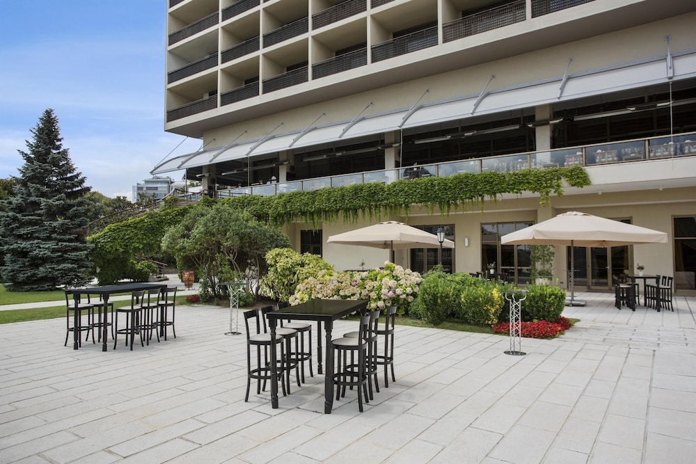 Hilton Istanbul Bosphorus — Restaurant & bars in Istanbul, Istanbul
