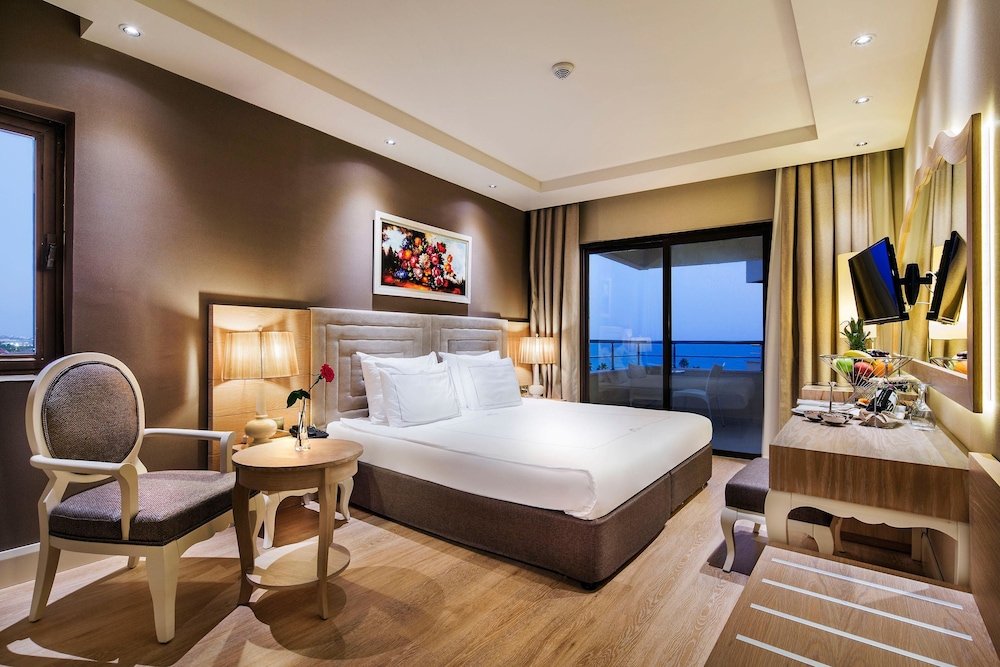 Bellis Deluxe Hotel — Hotel rooms in Belek