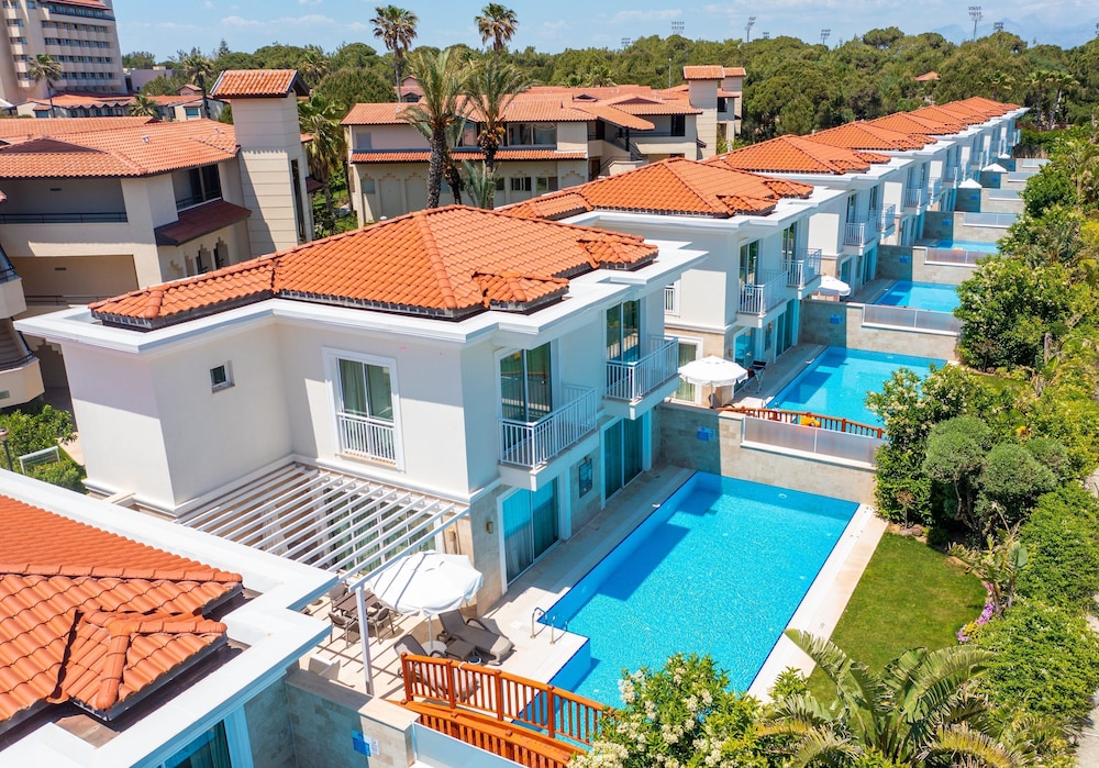Bellis Deluxe Hotel — Hotel building in Belek