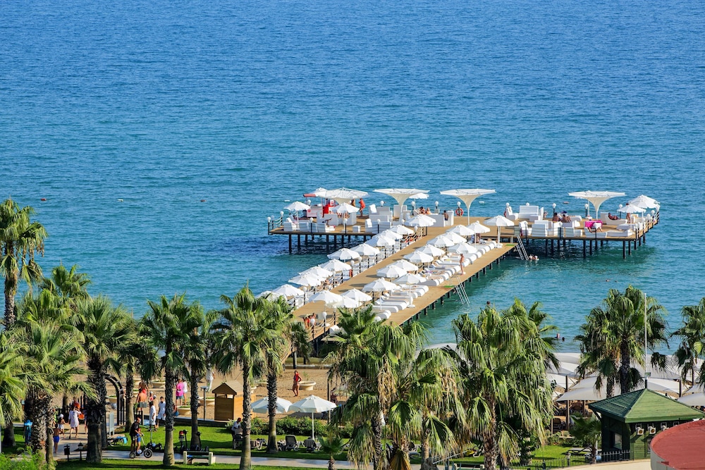 Bellis Deluxe Hotel — Beach in Belek
