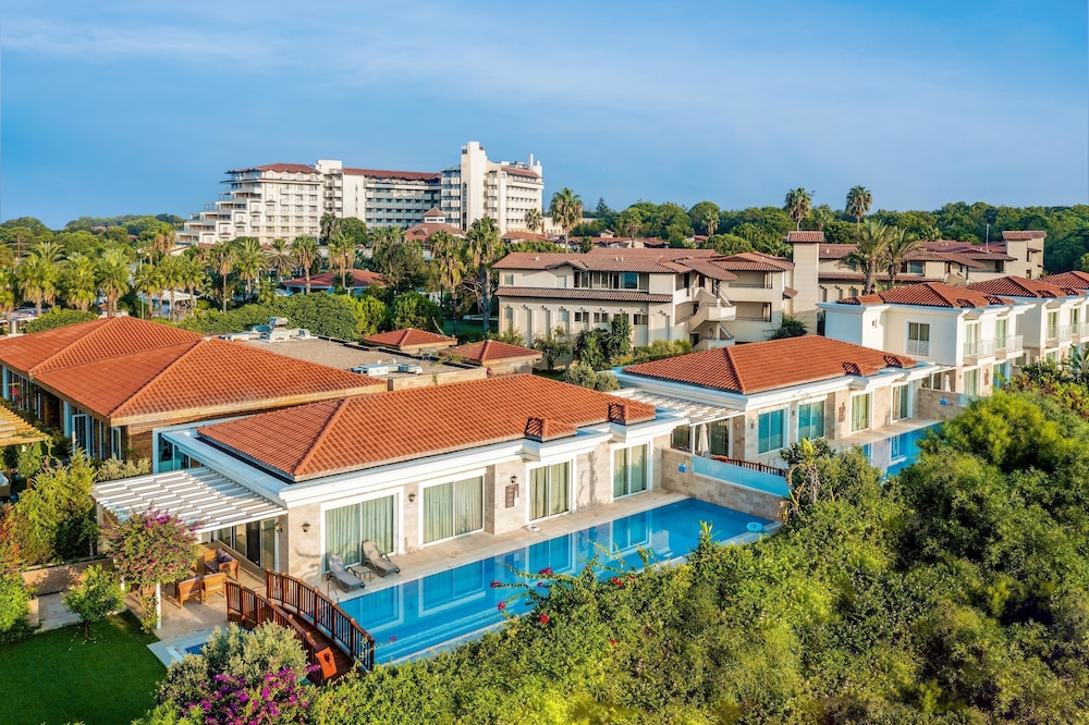 Bellis Deluxe Hotel — Swimming pool in Belek