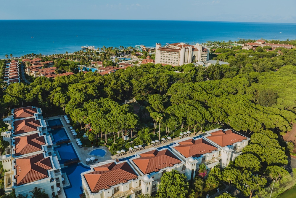 Bellis Deluxe Hotel — Hotel building in Belek