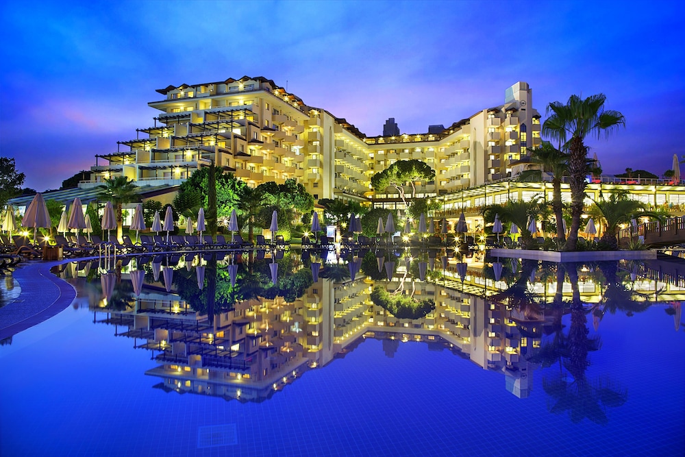 Bellis Deluxe Hotel — Hotel building in Belek