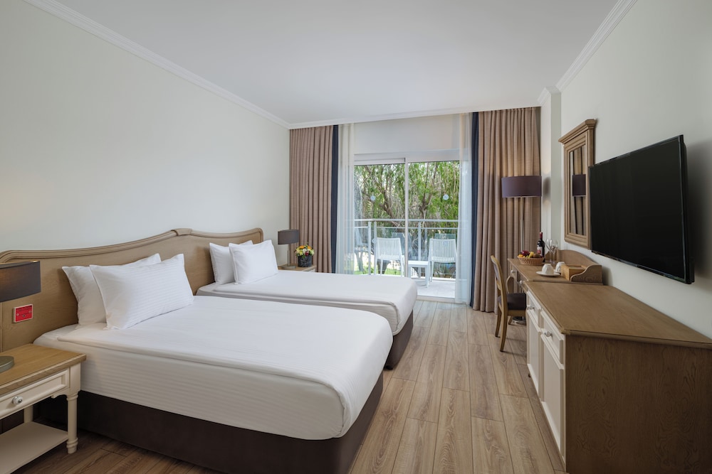 IC Hotels Santai Family Resort - All Inclusive — Rooms in Belek