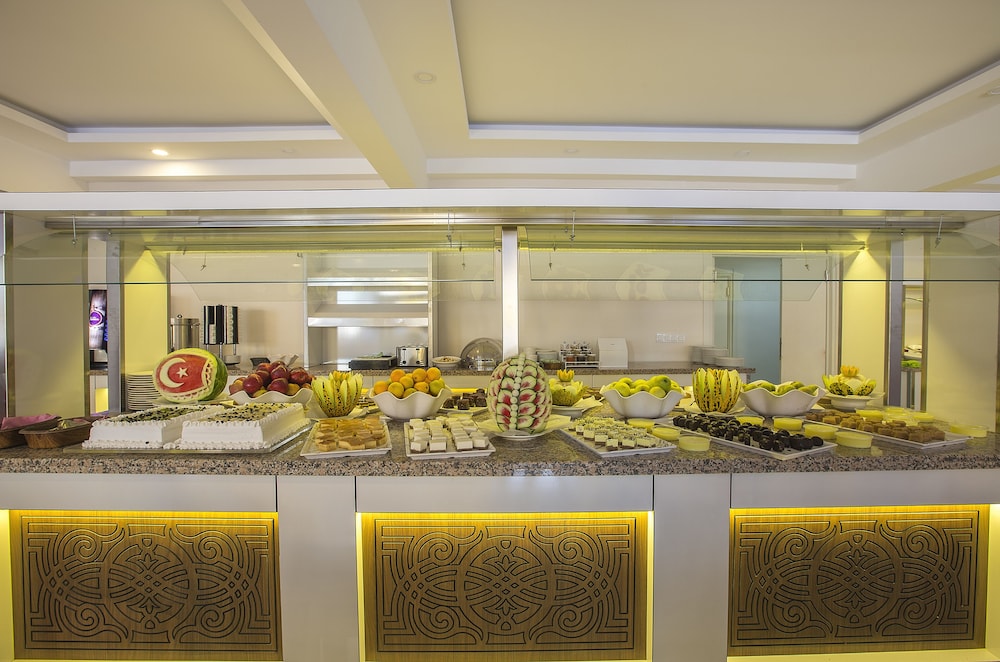 Arsi Enfi City Beach Hotel — Restaurant & bars in Alanya