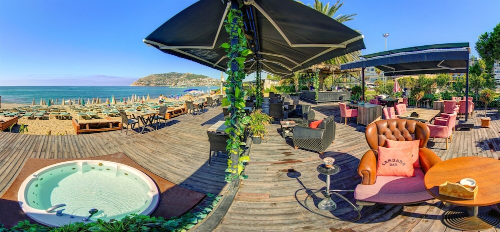 Arsi Enfi City Beach Hotel — Restaurant & bars in Alanya