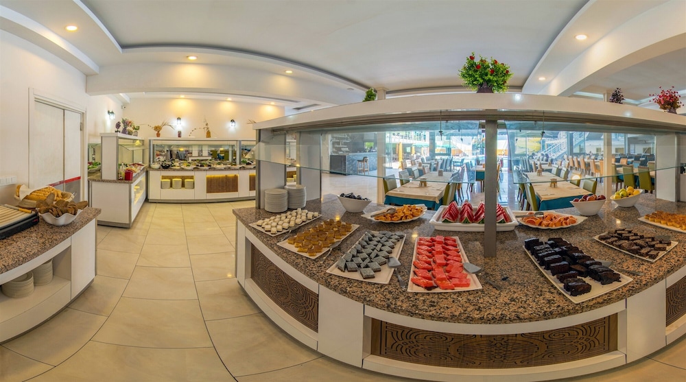 Arsi Enfi City Beach Hotel — Restaurant & bars in Alanya