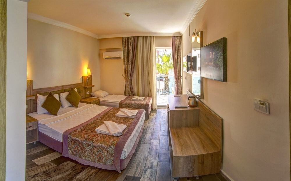 Arsi Enfi City Beach Hotel — Hotel rooms in Alanya