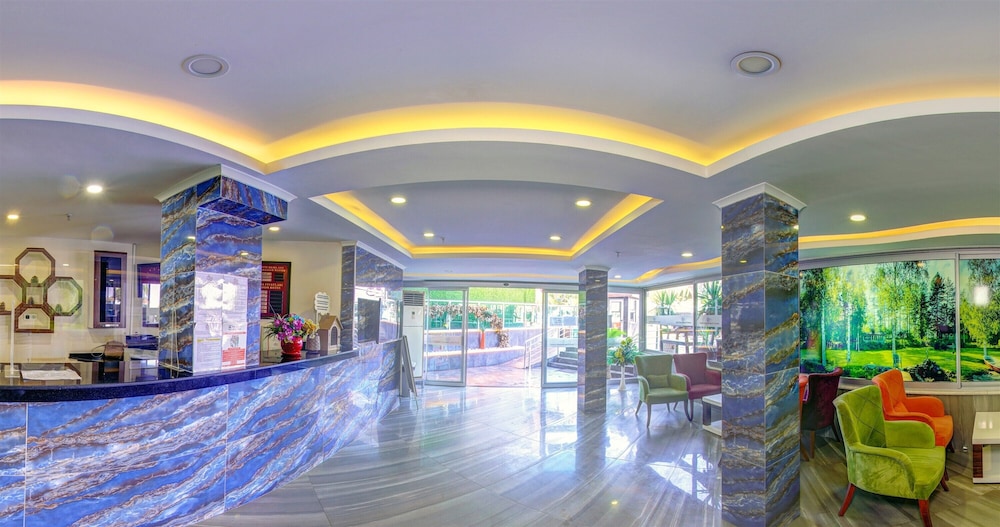 Arsi Enfi City Beach Hotel — Hotel building in Alanya