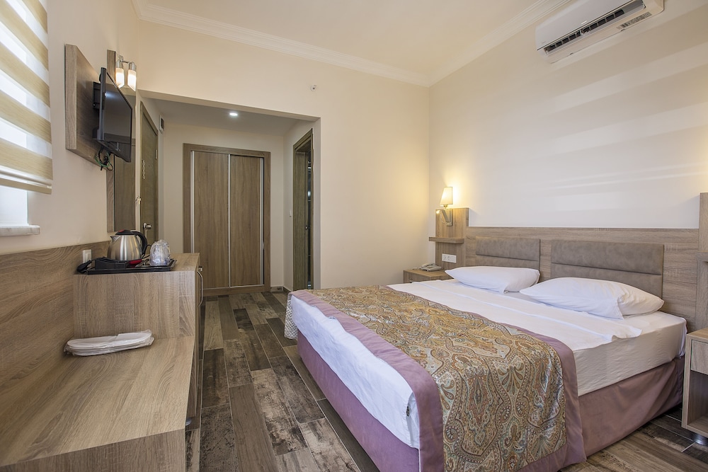 Arsi Enfi City Beach Hotel — Hotel rooms in Alanya