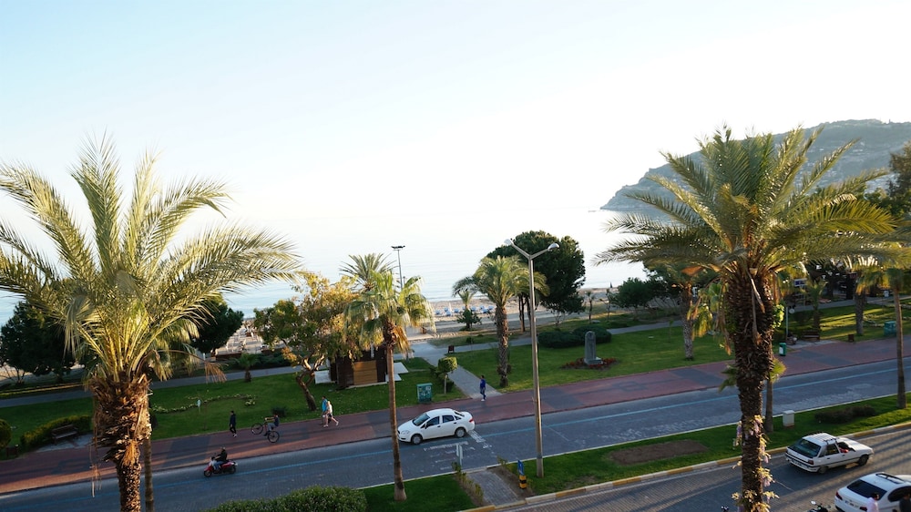 Arsi Enfi City Beach Hotel — Attractions in the area in Alanya
