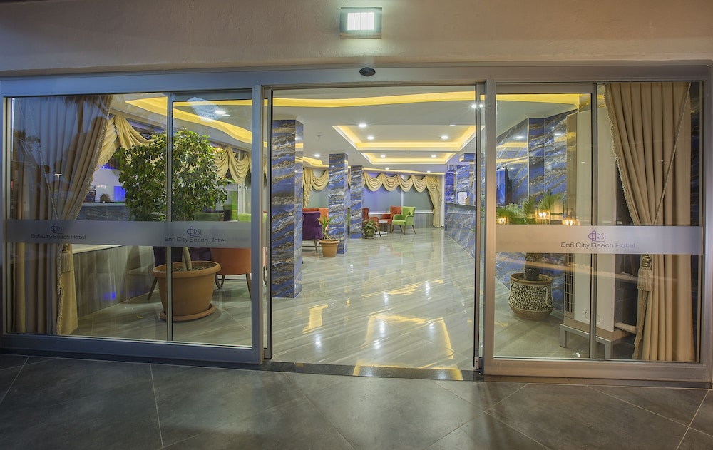 Arsi Enfi City Beach Hotel — Hotel building in Alanya