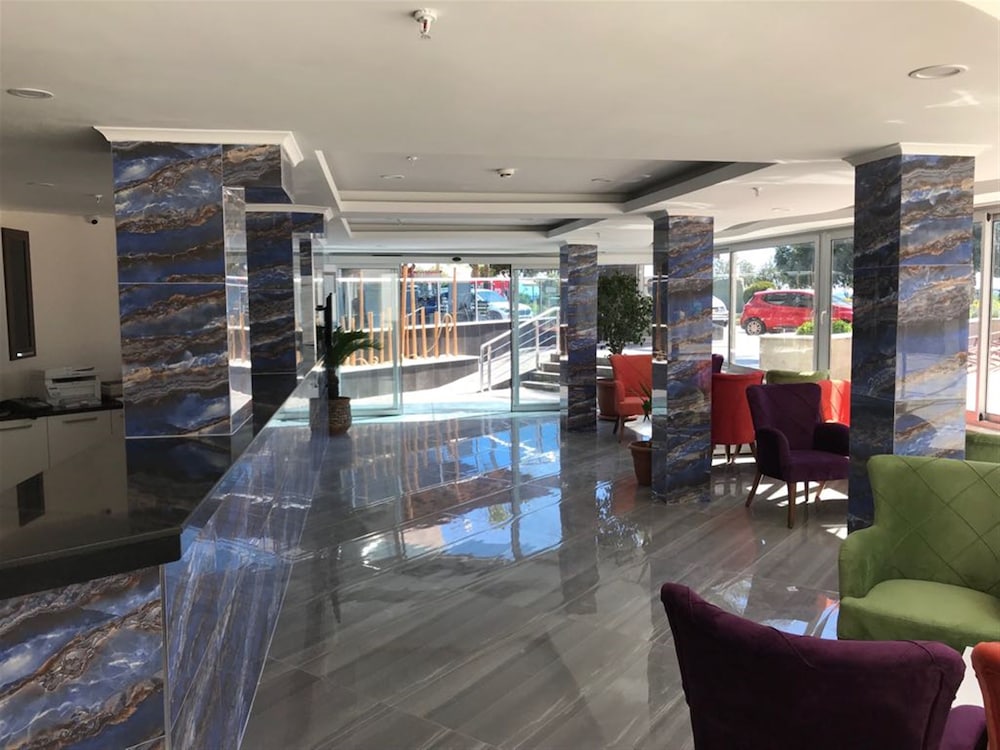 Arsi Enfi City Beach Hotel — Hotel building in Alanya