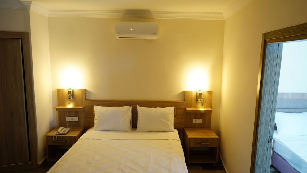 Arsi Enfi City Beach Hotel — Hotel rooms in Alanya
