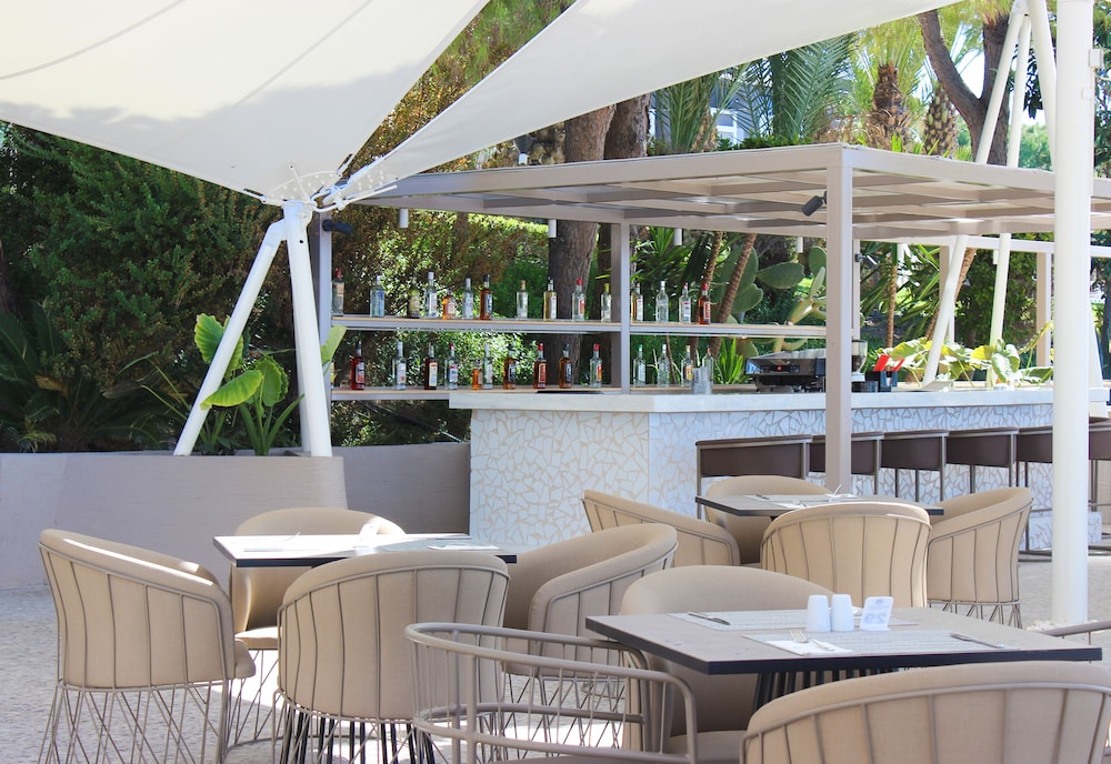 Paloma Perissia - All Inclusive — Restaurant & bars in Side