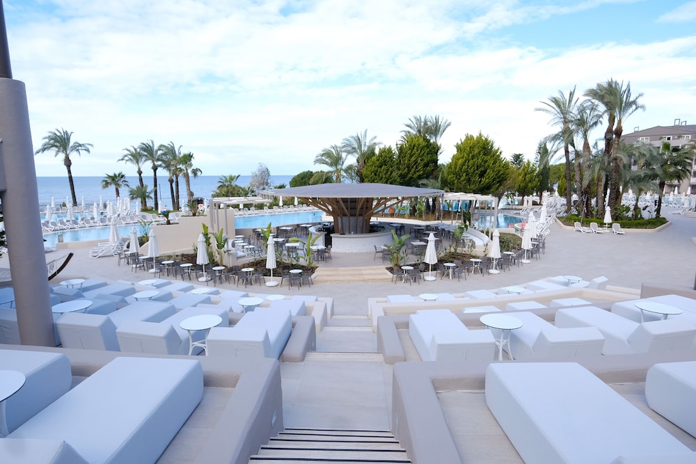 Paloma Perissia - All Inclusive — Restaurant & bars in Side