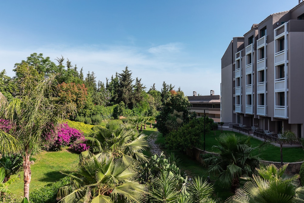 Paloma Perissia - All Inclusive — Hotel building in Side