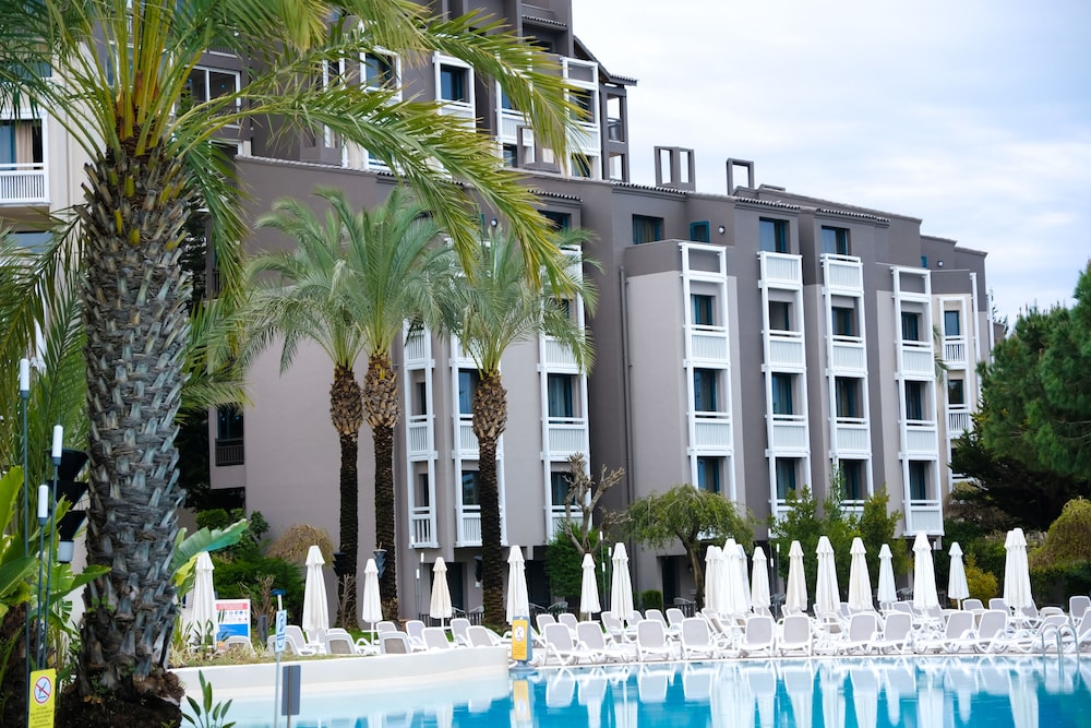 Paloma Perissia - All Inclusive — Hotel building in Side