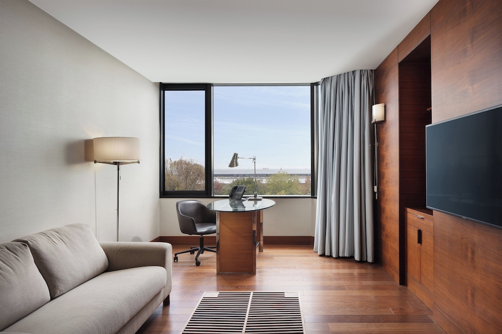 Sheraton Istanbul Atakoy Hotel — Hotel rooms in Istanbul, Istanbul