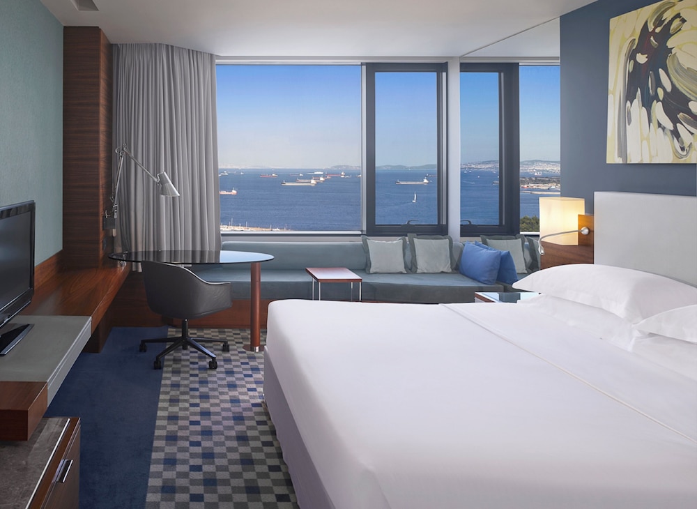 Sheraton Istanbul Atakoy Hotel — Hotel rooms in Istanbul, Istanbul