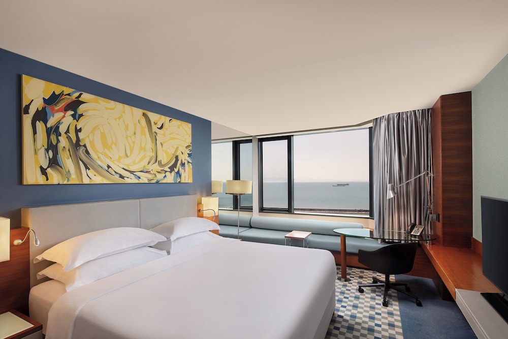 Sheraton Istanbul Atakoy Hotel — Hotel rooms in Istanbul, Istanbul