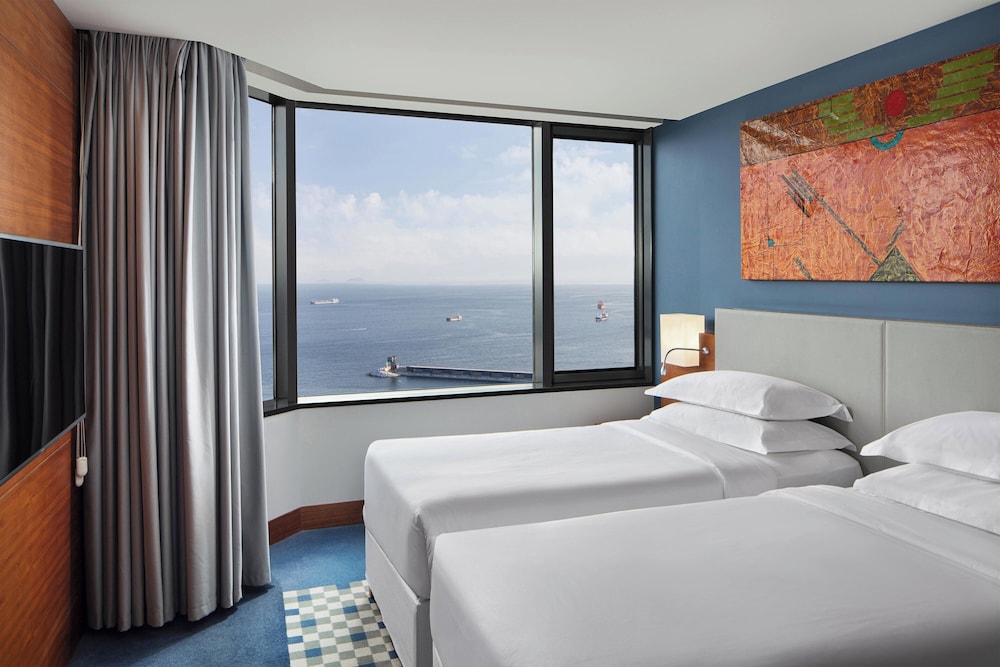 Sheraton Istanbul Atakoy Hotel — Hotel rooms in Istanbul, Istanbul