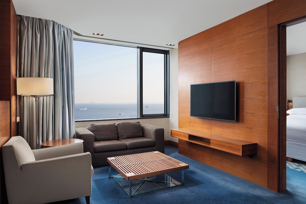 Sheraton Istanbul Atakoy Hotel — Hotel rooms in Istanbul, Istanbul