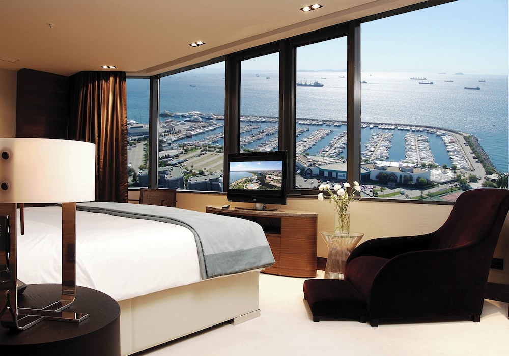 Sheraton Istanbul Atakoy Hotel — Hotel rooms in Istanbul, Istanbul