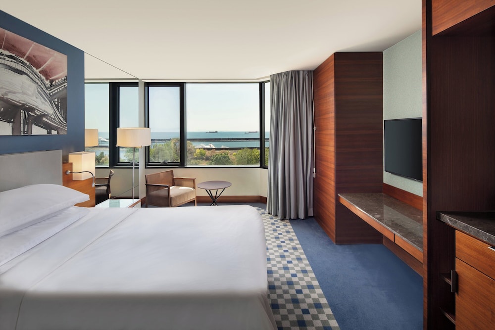 Sheraton Istanbul Atakoy Hotel — Hotel rooms in Istanbul, Istanbul