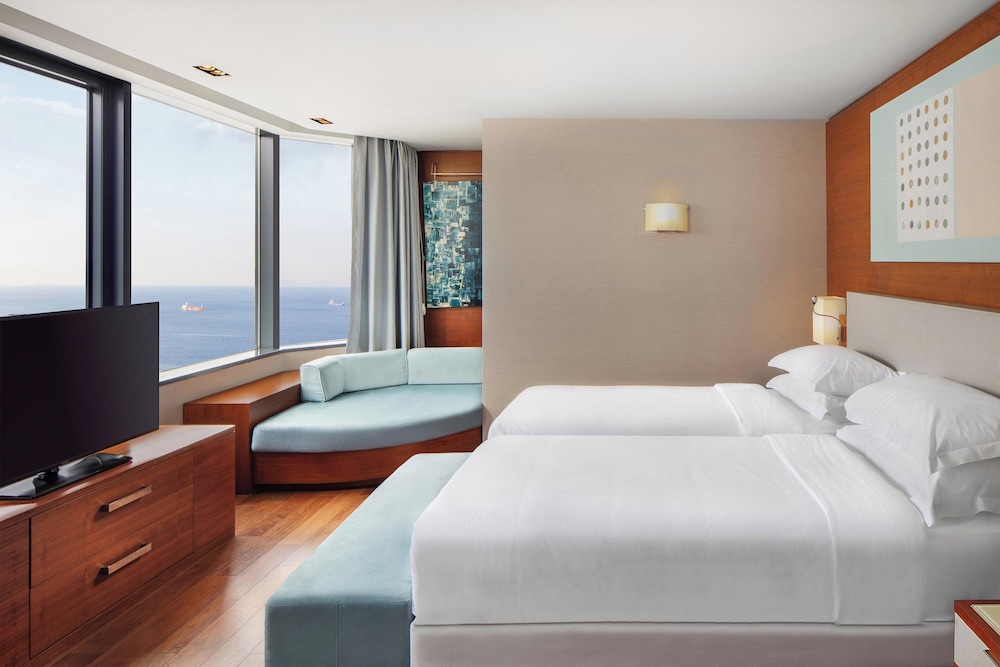 Sheraton Istanbul Atakoy Hotel — Hotel rooms in Istanbul, Istanbul