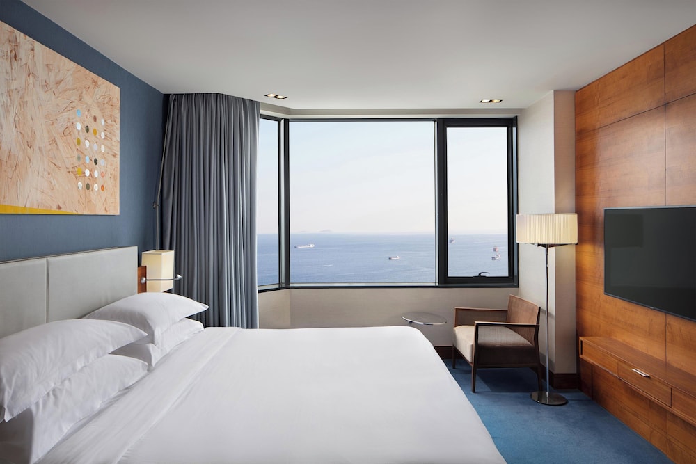 Sheraton Istanbul Atakoy Hotel — Hotel rooms in Istanbul, Istanbul