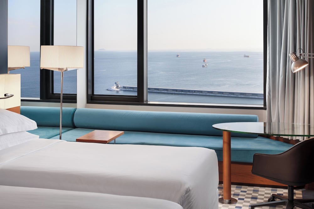 Sheraton Istanbul Atakoy Hotel — Hotel rooms in Istanbul, Istanbul