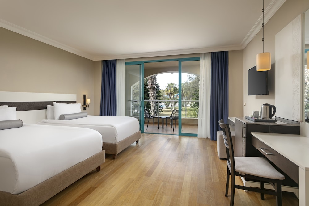 Sirene Belek Hotel — Hotel rooms in Belek
