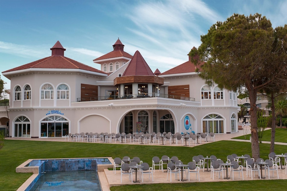 Sirene Belek Hotel — Hotel building in Belek