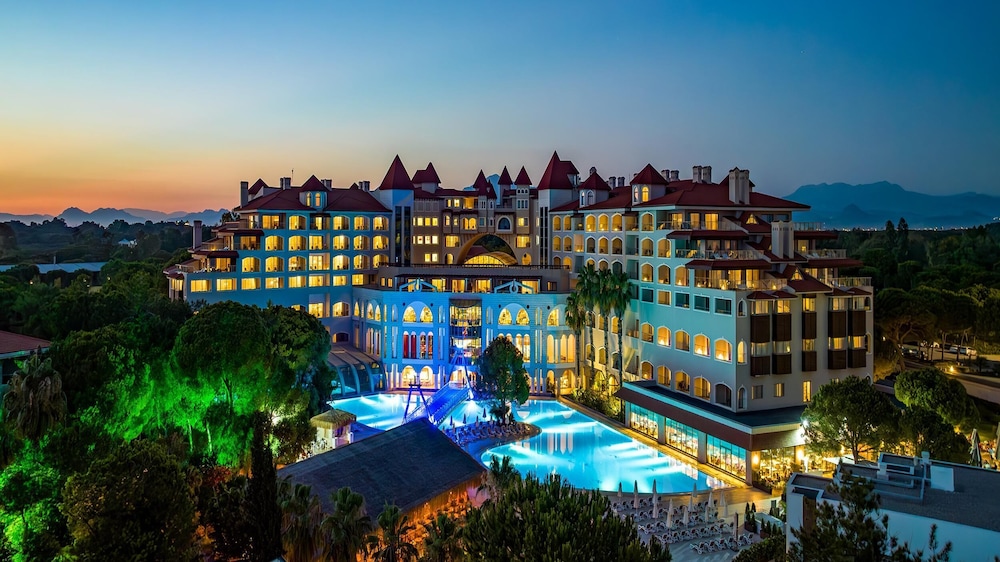 Sirene Belek Hotel — Hotel building in Belek
