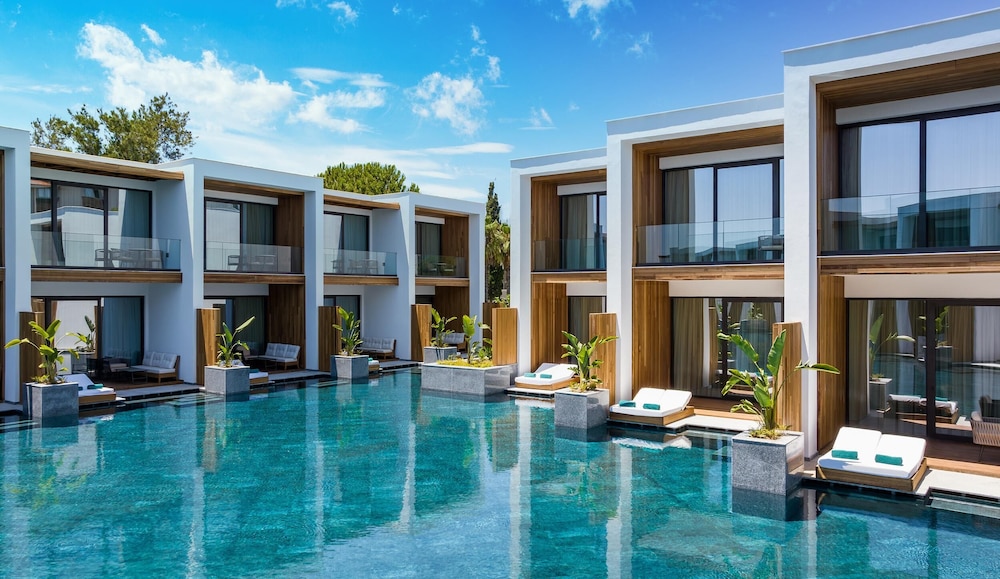 Sirene Belek Hotel — Swimming pool in Belek