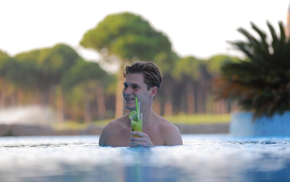 Sueno Hotels Golf Belek - Free Access to Sueno Hotels Deluxe Belek Facilities - All inclusive — Swimming pool in Belek