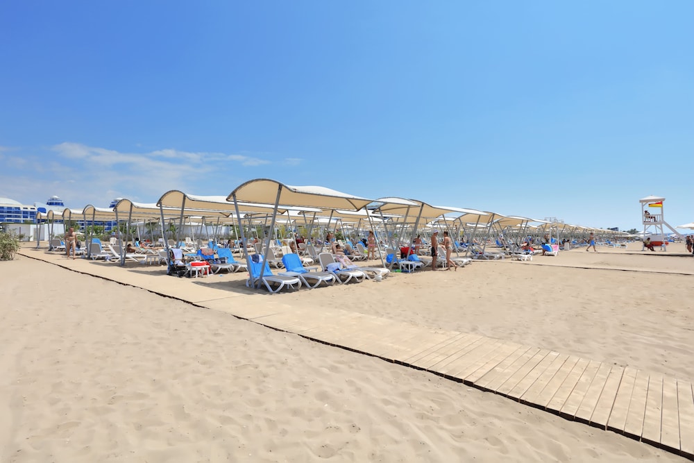 Sueno Hotels Golf Belek - Free Access to Sueno Hotels Deluxe Belek Facilities - All inclusive — Beach in Belek