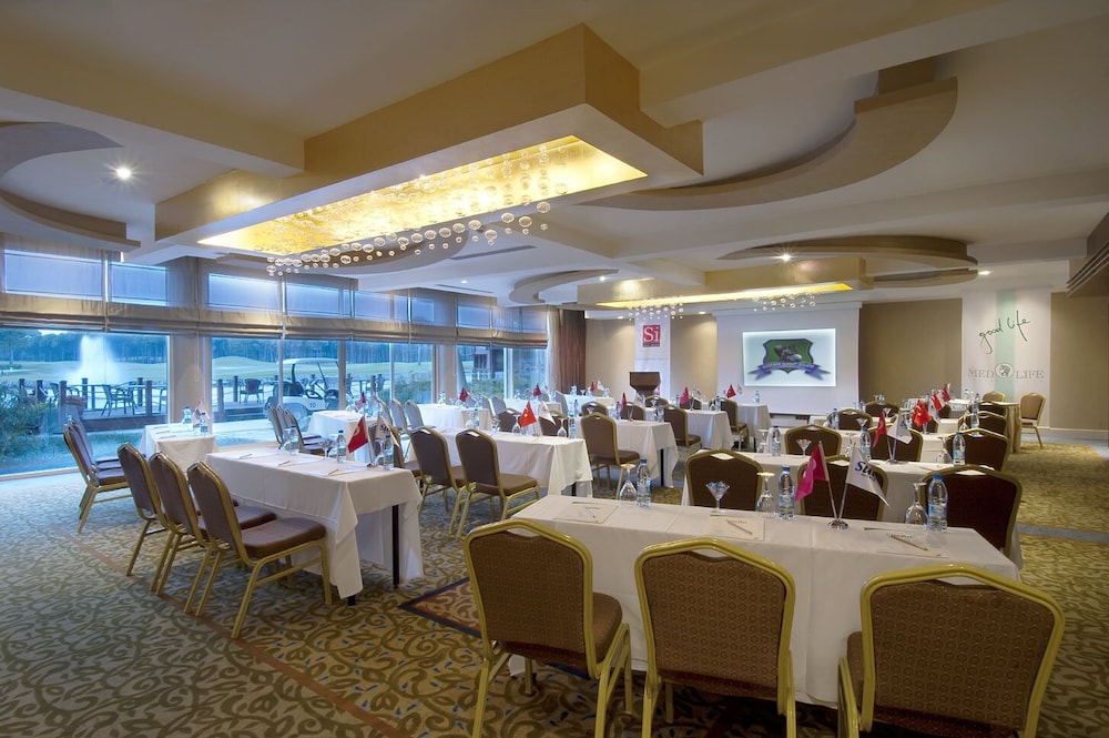 Sueno Hotels Golf Belek - Free Access to Sueno Hotels Deluxe Belek Facilities - All inclusive — Restaurant & bars in Belek