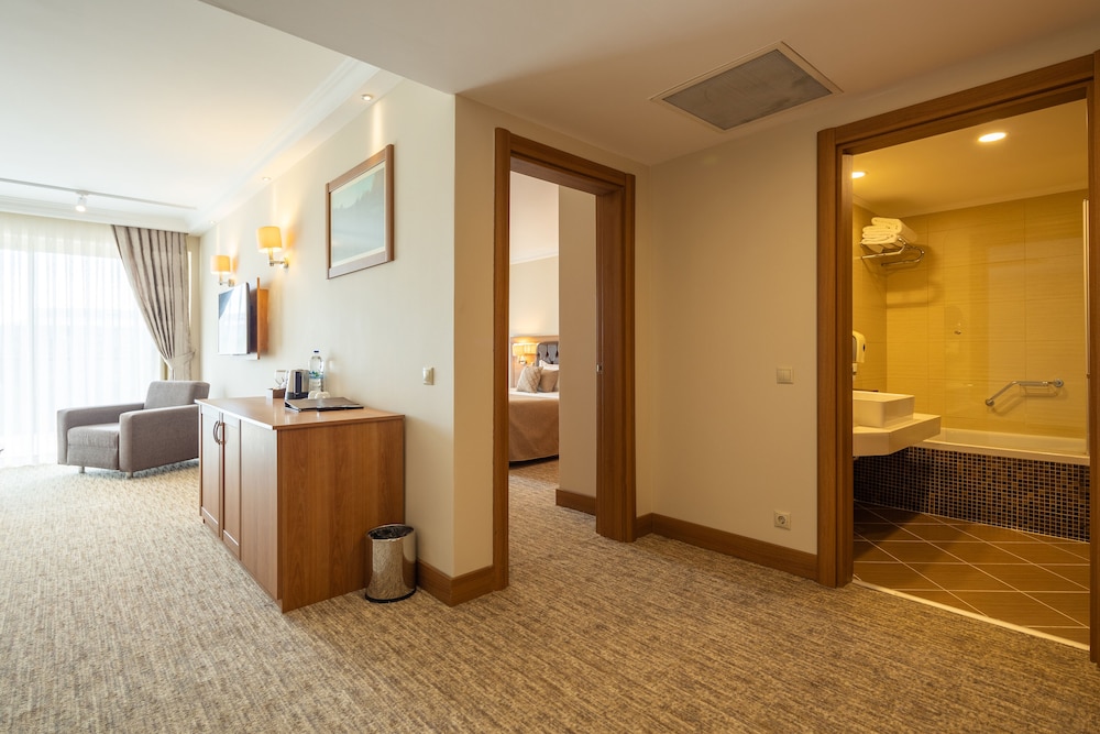 Sueno Hotels Golf Belek - Free Access to Sueno Hotels Deluxe Belek Facilities - All inclusive — Hotel rooms in Belek