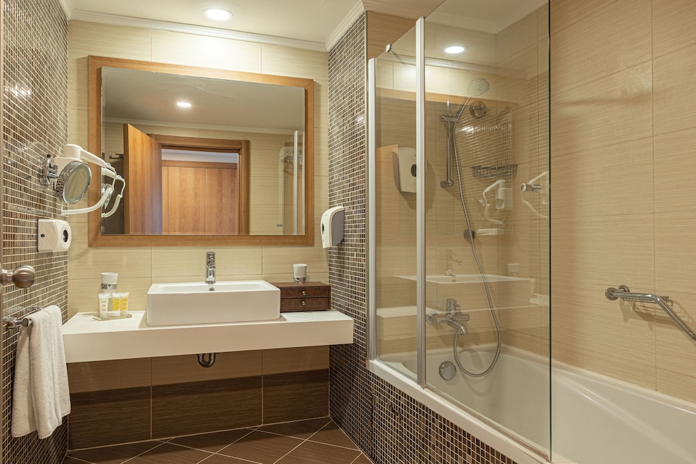 Sueno Hotels Golf Belek - Free Access to Sueno Hotels Deluxe Belek Facilities - All inclusive — Hotel rooms in Belek